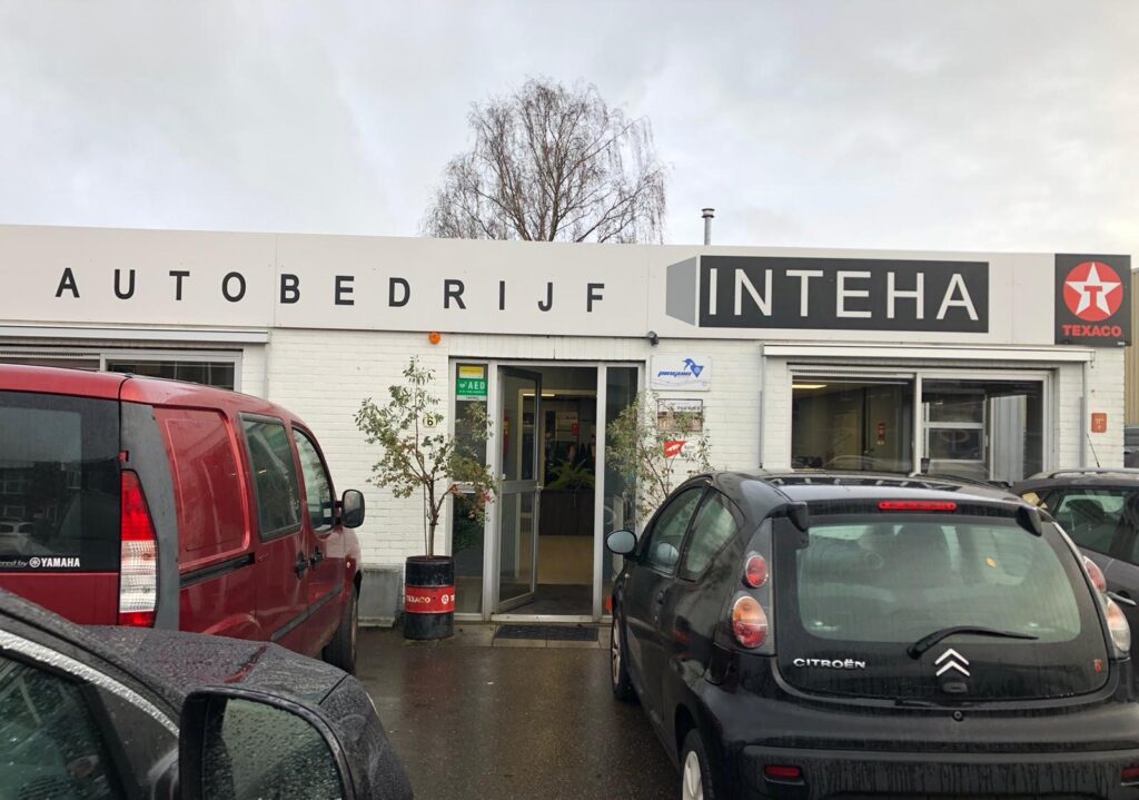Autobedrijf Inteha Belcentrale bij Autobedrijf Inteha